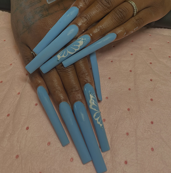 La Vogue Nails & Spa For Your Youthful Look & Beautiful Nails!