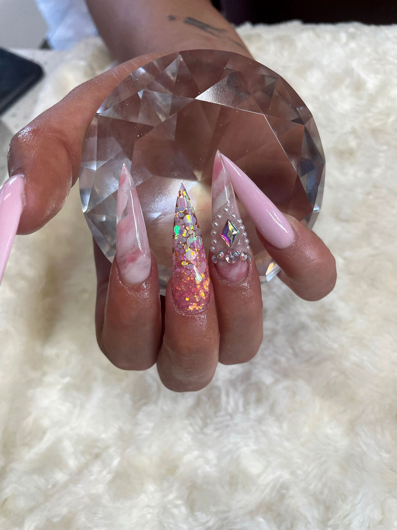 La Vogue Nails & Spa For Your Youthful Look & Beautiful Nails!